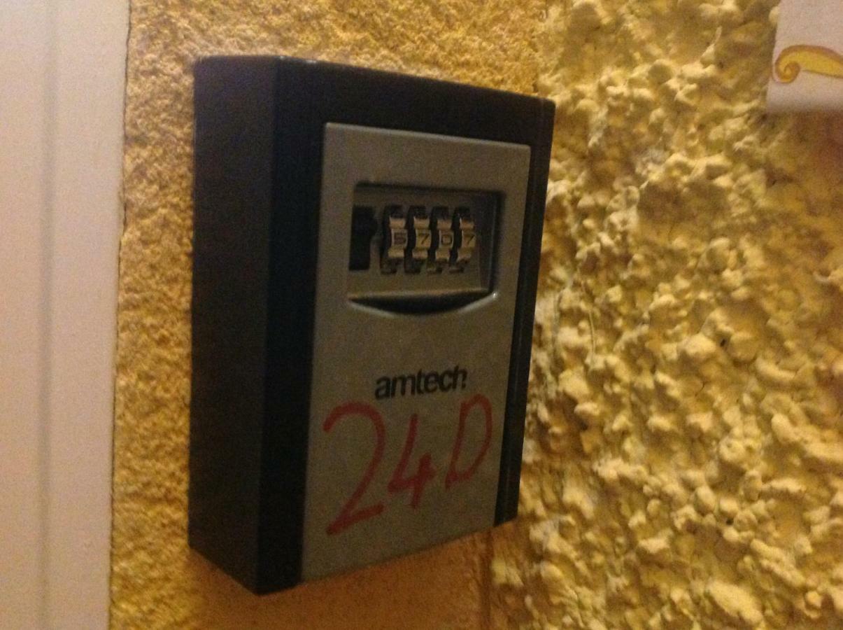 La Siesta D24 *